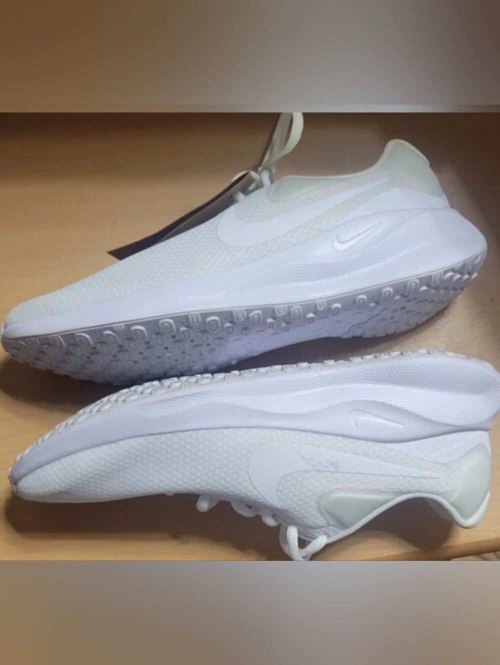 Nike White Women's Lightweight Running Sneakers Size 9 Reserve For Corrinmax - Picture 5 of 7